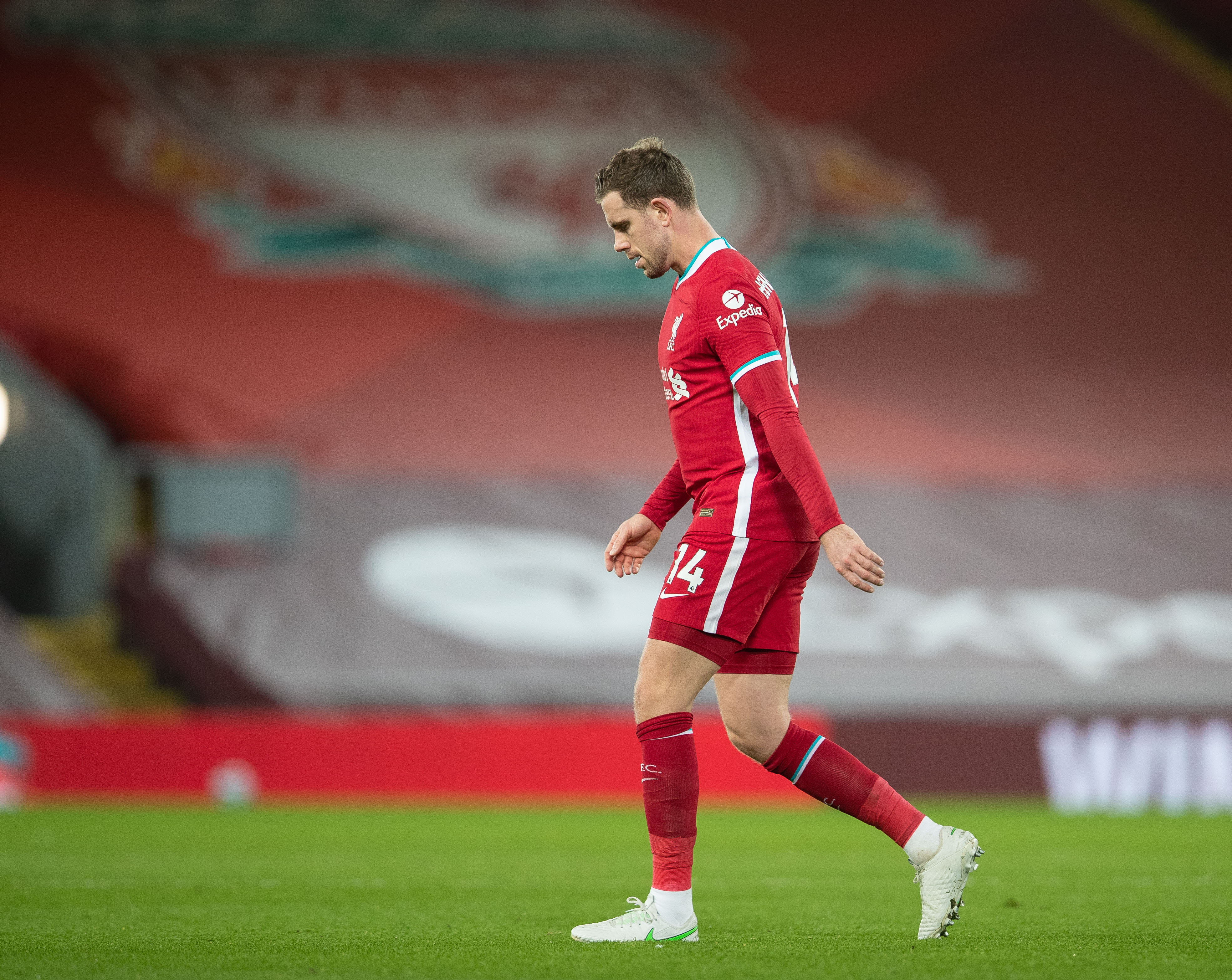 极速飞驰！25岁哈兰德狂轰英超百球，即将超越德罗巴和C罗（25岁哈兰德英超百球在手，风驰电掣，剑指超越德罗巴与C罗）